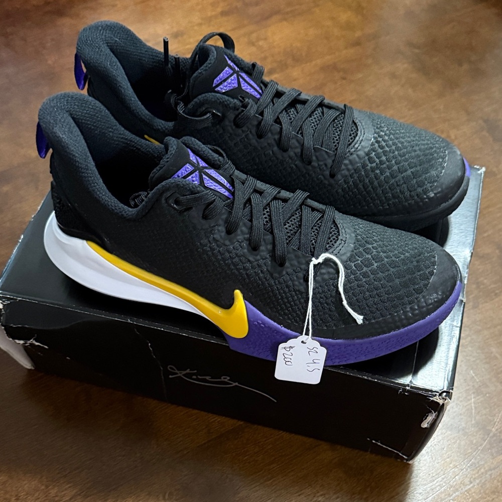 Mamba Focus (black/amarillo-field purple)